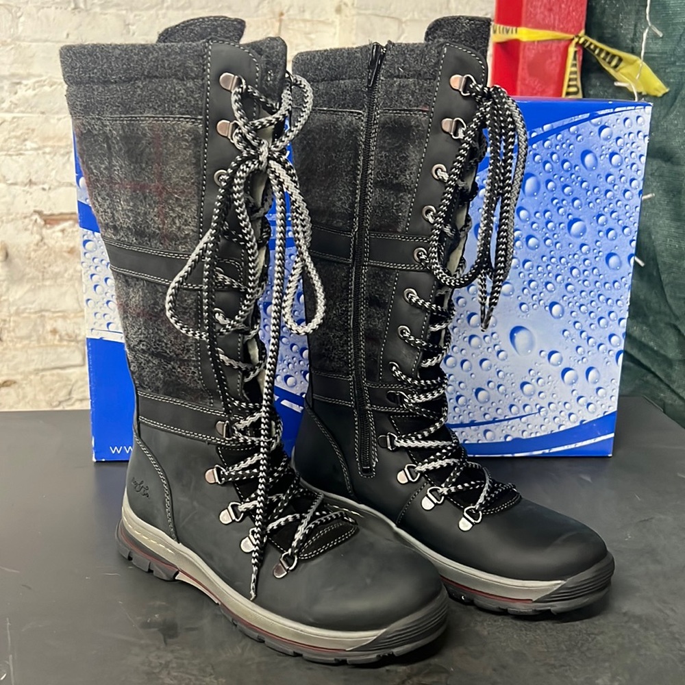 Bos & Co Shearling boot NIB